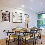 Colwyn House - Central Location - Free Parking, Pool Table, Super-Fast Wifi, Self Check-In And Smart Tv With Virgin Tv And Netflix By Yoko Property