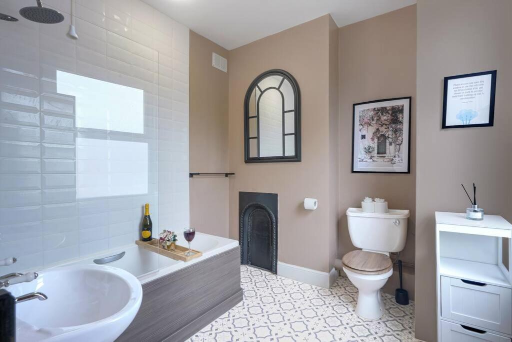 Colwyn House - Location - Free Parking, Pool Table, Super-fast Wifi, Self Check-in And Smart Tv With Virgin Tv And Netflix By Yoko *