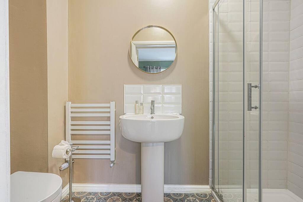 Colwyn House - Location - Free Parking, Pool Table, Super-fast Wifi, Self Check-in And Smart Tv With Virgin Tv And Netflix By Yoko Сasa de vacaciones *